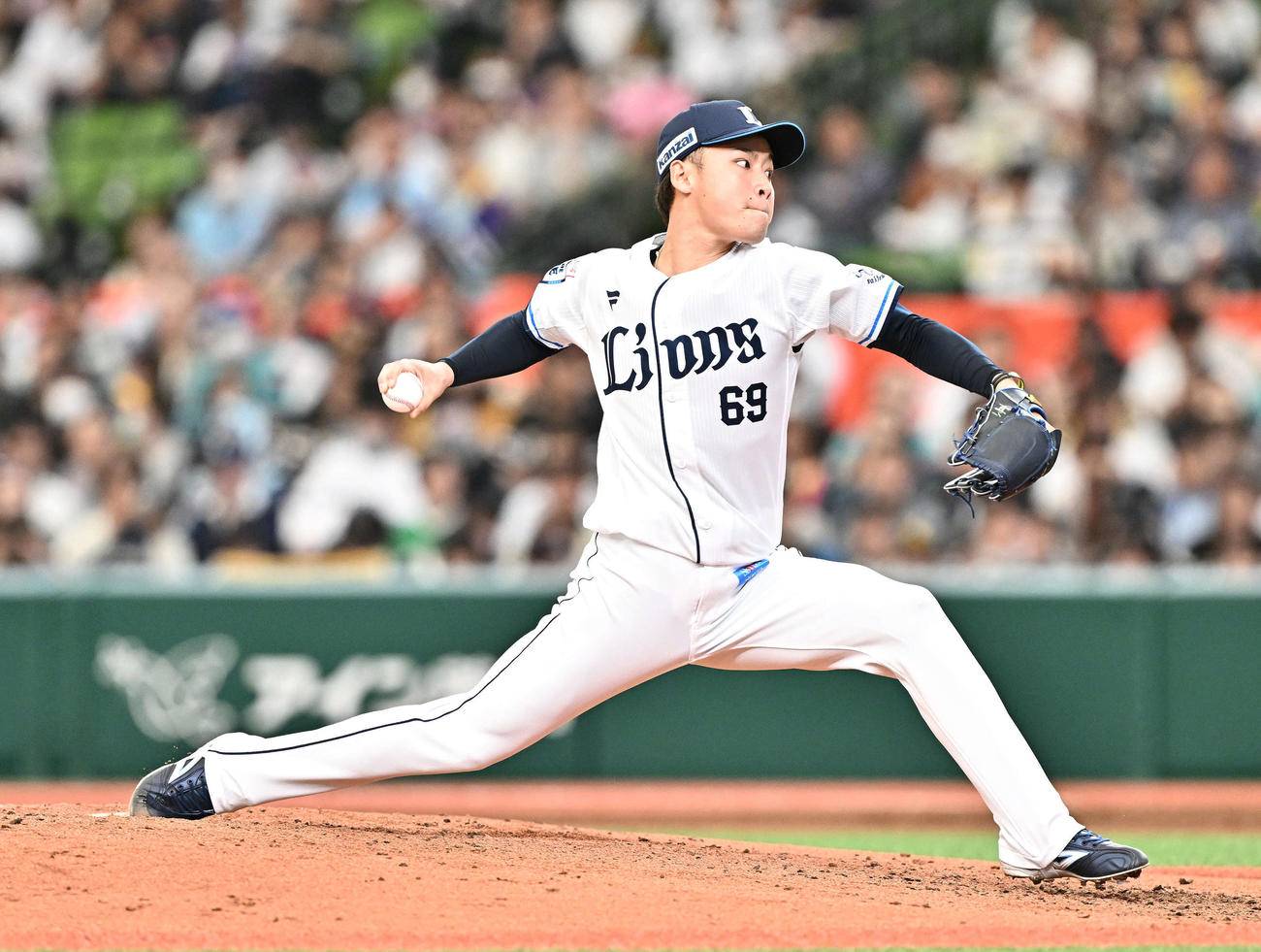 西武対ソフトバンク　5回表途中から西武2番手で登板する水上（撮影・滝沢徹郎）