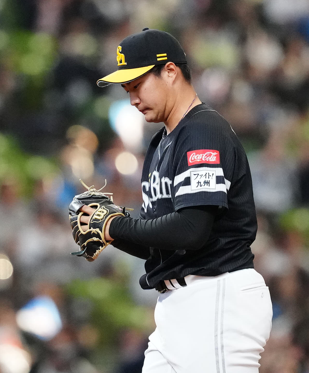 西武対ソフトバンク　9回裏西武2死三塁、アギラーに2点本塁打を浴びる村田（撮影・江口和貴）