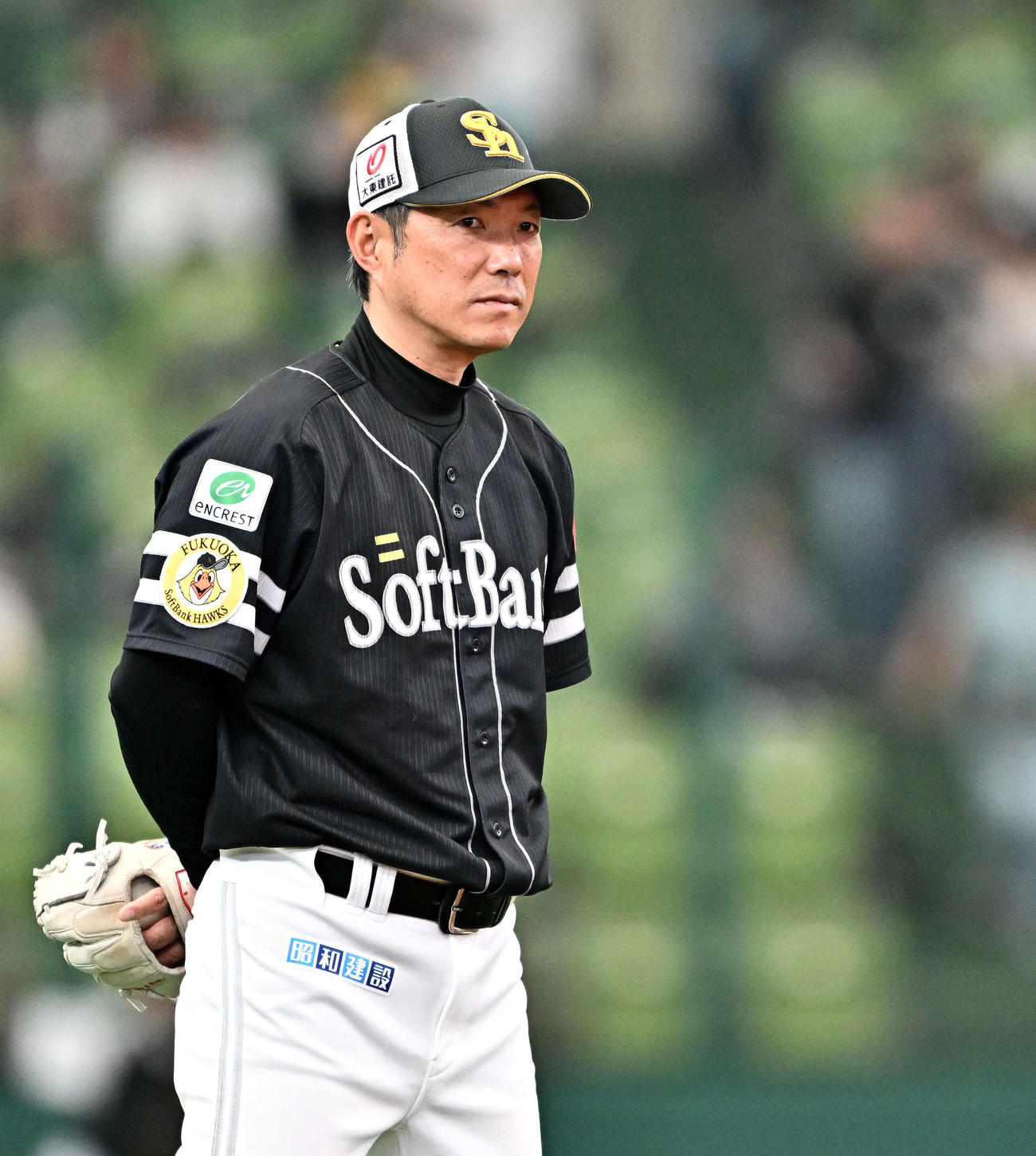 西武対ソフトバンク　試合前練習を見守るソフトバンク小久保監督（撮影・滝沢徹郎）