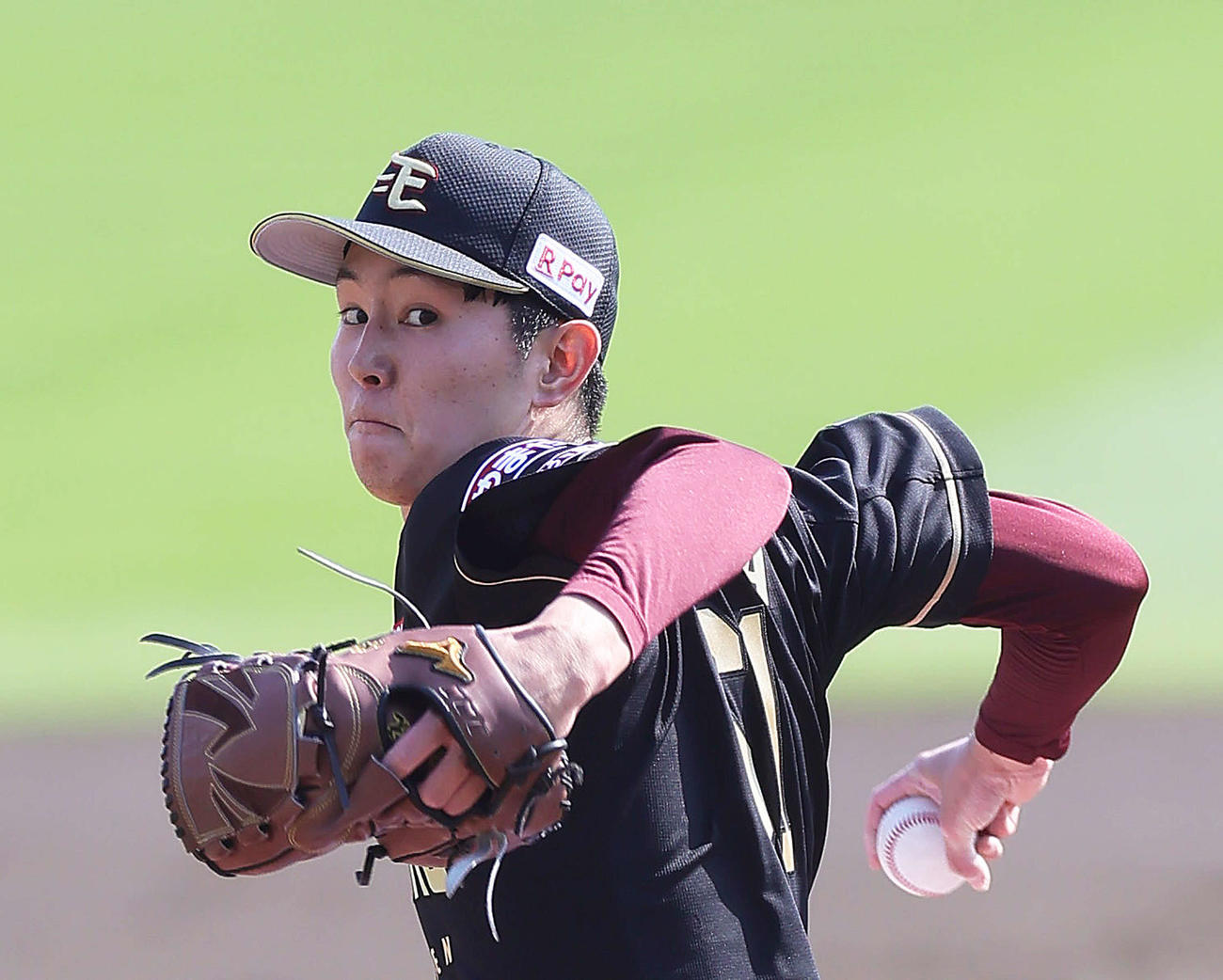 楽天対ロッテ　プロ初先発の楽天松田（撮影・足立雅史）