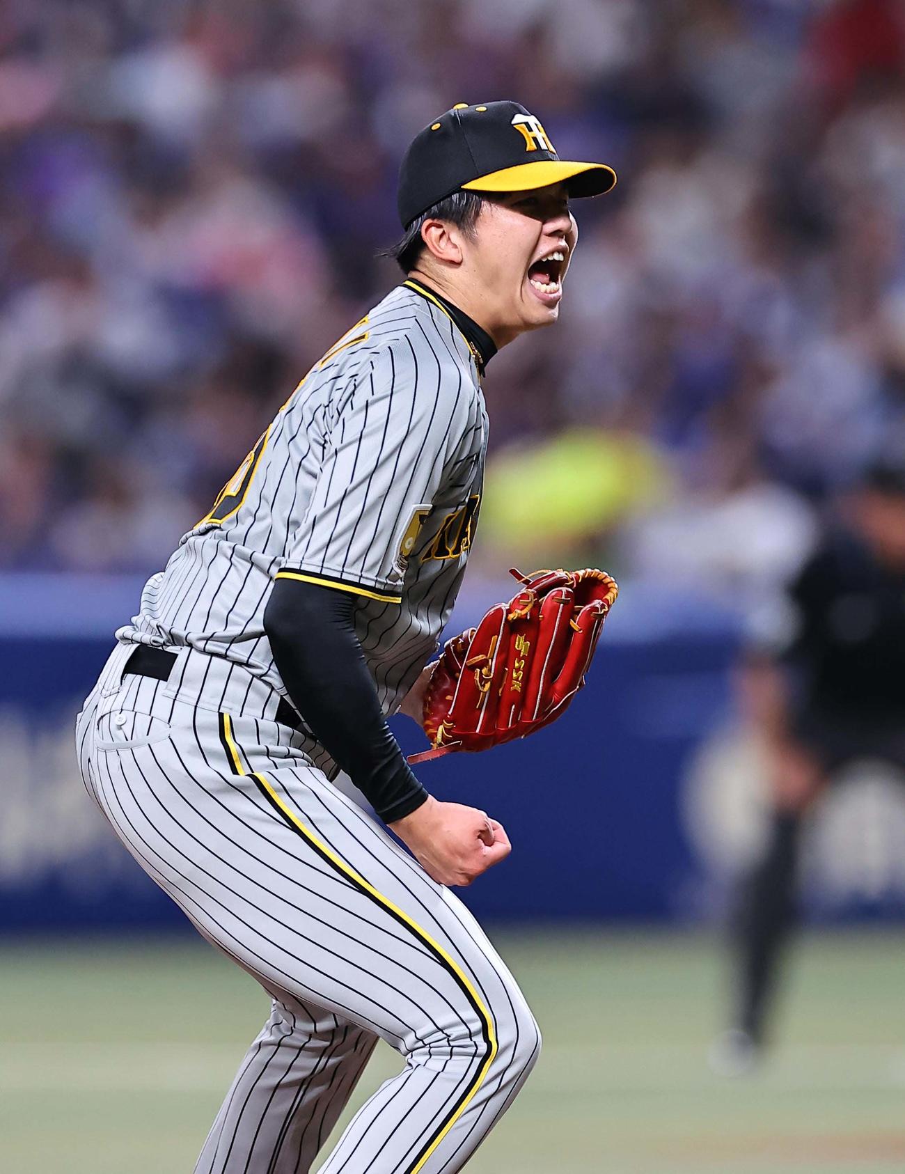 中日対阪神　6回裏中日2死、高橋周から三振を奪った才木は雄たけびを上げる（撮影・上田博志）