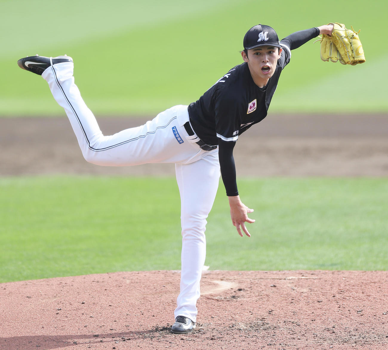 楽天対ロッテ　7回2失点で勝利を挙げたロッテ佐々木（撮影・足立雅史）