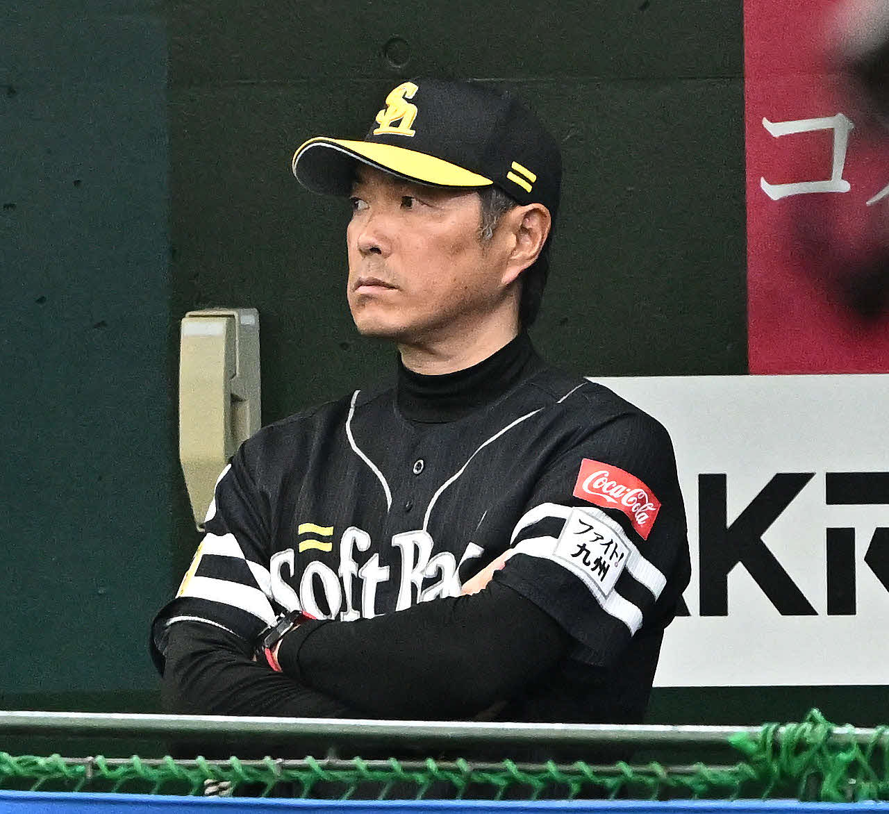 西武対ソフトバンク　戦況を見守るソフトバンク小久保監督（撮影・滝沢徹郎）