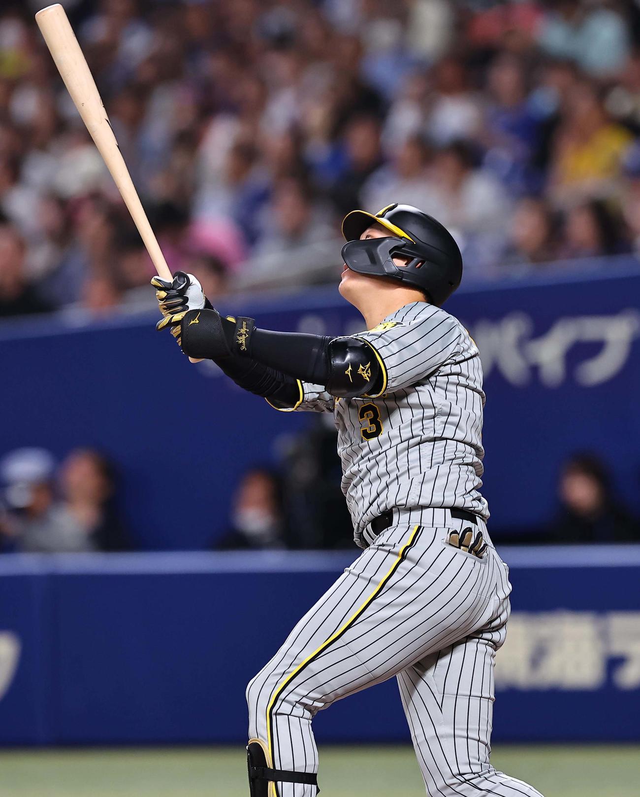 中日対阪神　4回表阪神1死、大山は遊飛に倒れる（撮影・上田博志）