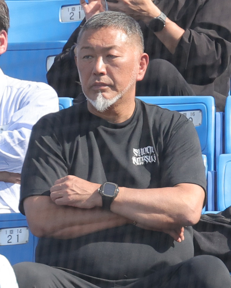 東大対慶大　観戦する清原和博氏（撮影・野上伸悟）