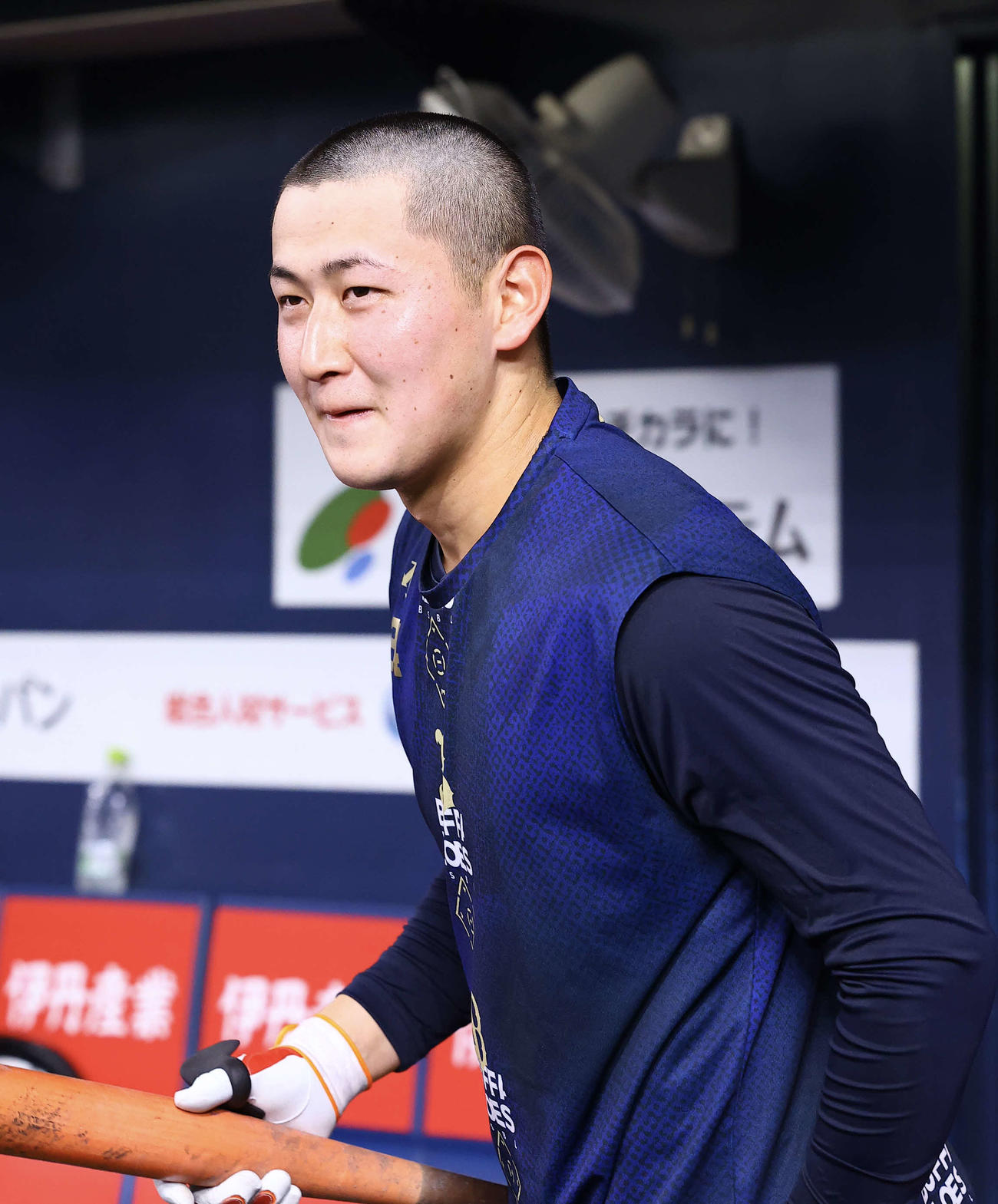 丸刈りになったオリックス紅林（撮影・藤尾明華）
