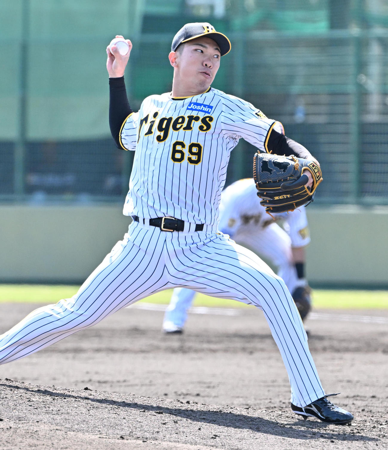阪神対ソフトバンク　阪神2番手のの石井（撮影・石井愛子）