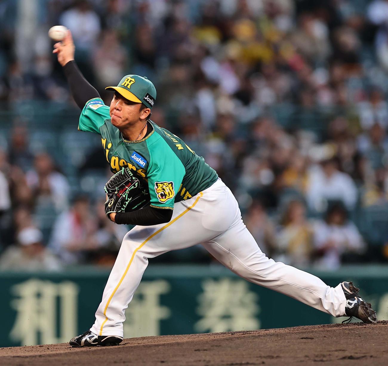 阪神対巨人　阪神先発の村上（撮影・上田博志）