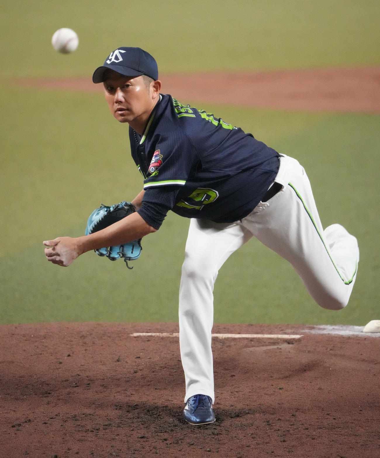 中日対ヤクルト　2回裏、力投するヤクルト先発の石川（撮影・森本幸一）