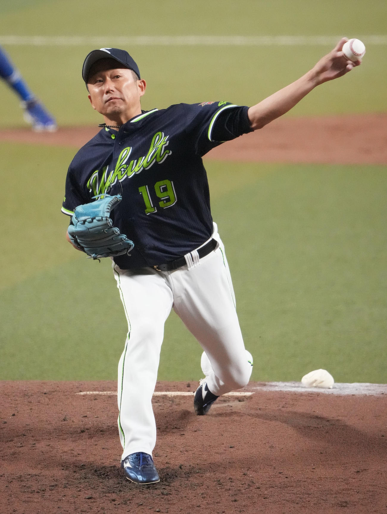 中日対ヤクルト　2回裏、力投するヤクルト先発の石川（撮影・森本幸一）