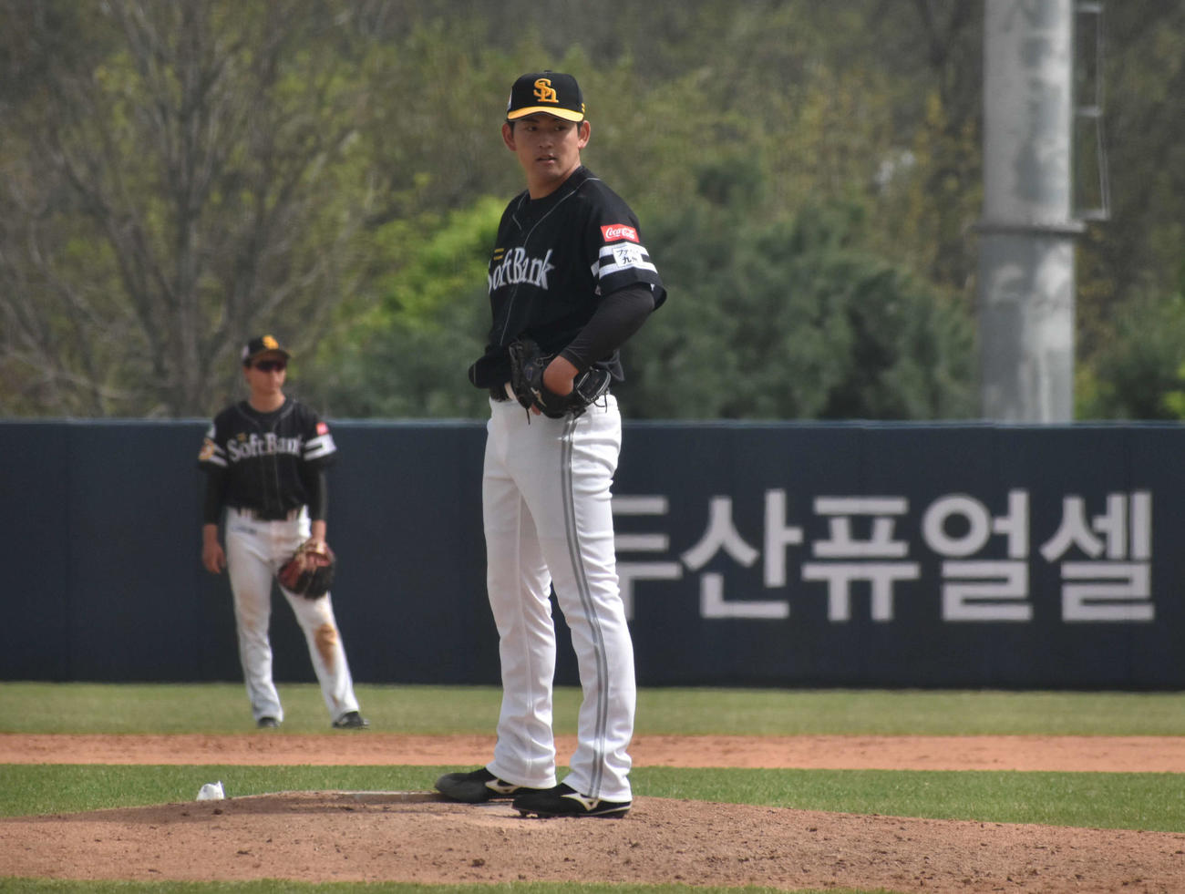 韓国・斗山ベアーズ戦に登板する風間（撮影・只松憲）