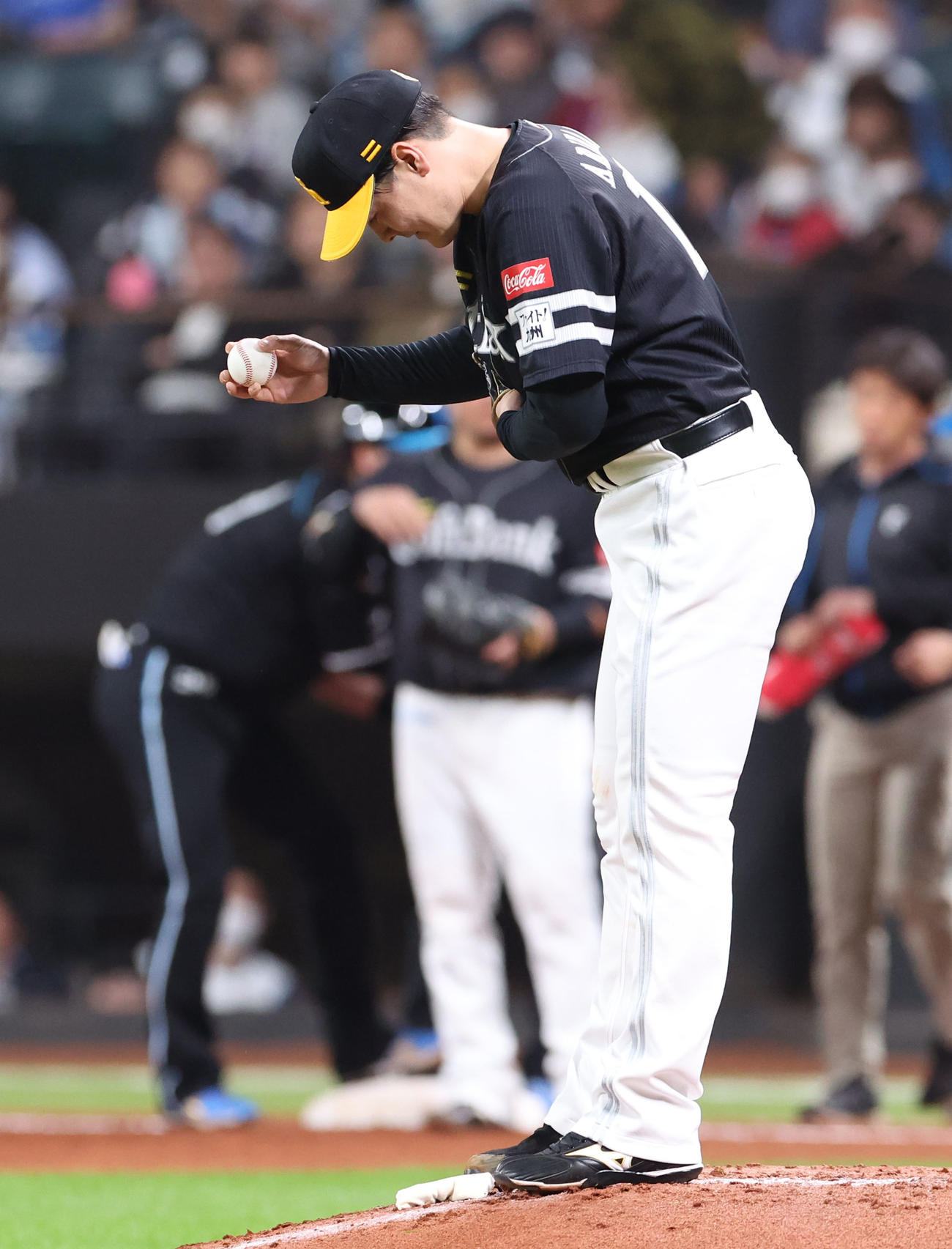 日本ハム対ソフトバンク　3回裏日本ハム無死、伏見に死球を与える有原（撮影・佐藤翔太）