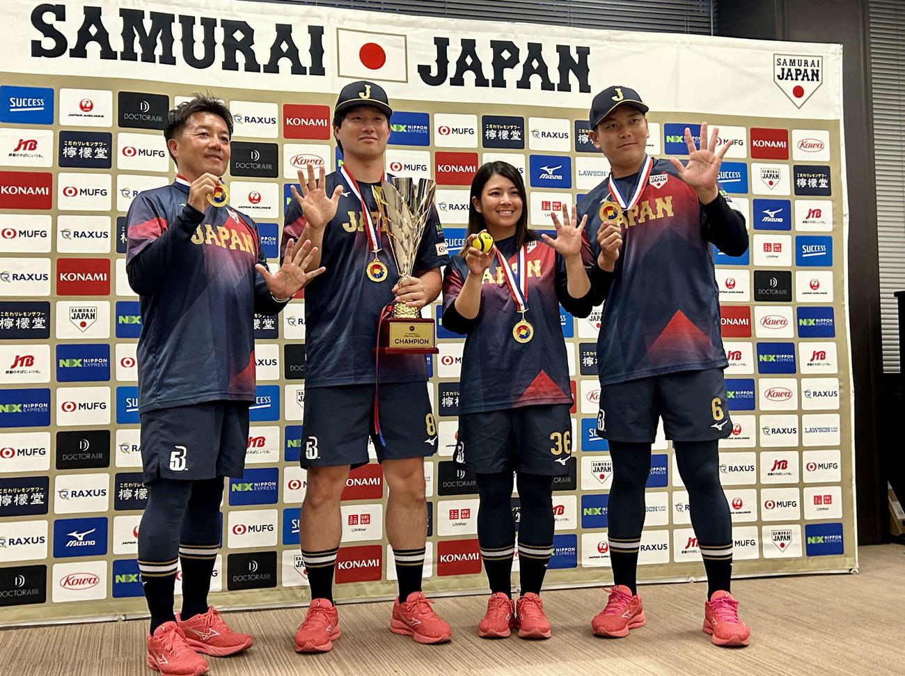 Baseball5　アジアカップ2024で優勝した日本代表メンバーら（撮影・黒須亮）