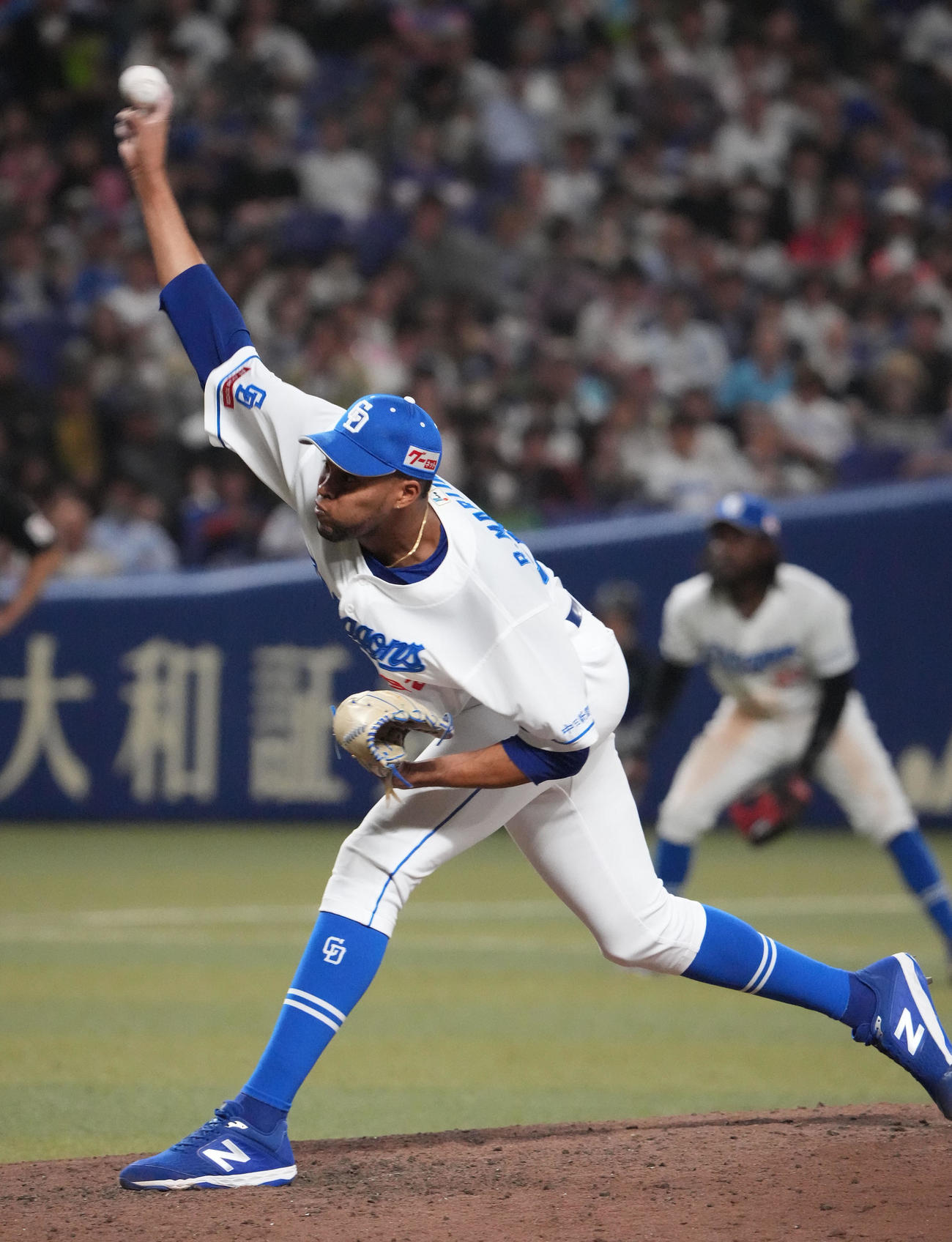 中日対ヤクルト　9回表、中日4番手で登板するマルティネス（撮影・森本幸一）
