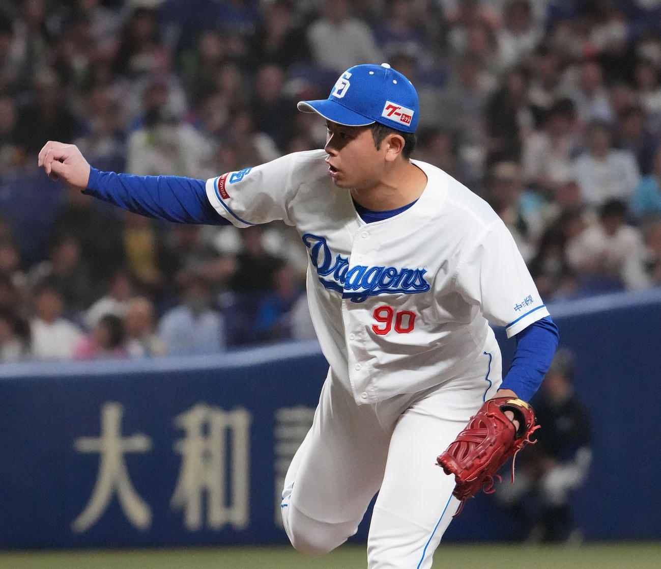 中日対ヤクルト　8回表、中日3番手で登板する松山（撮影・森本幸一）