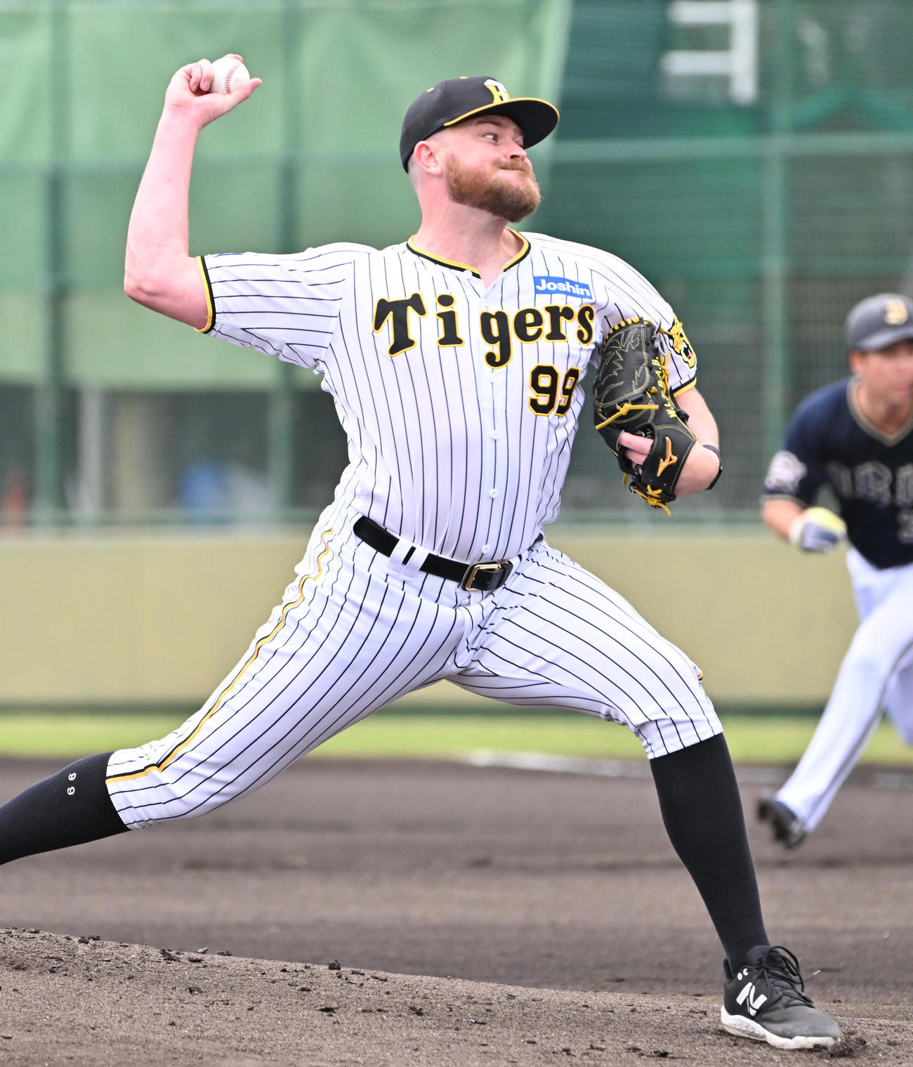 阪神対オリックス　阪神先発のビーズリー（撮影・石井愛子）