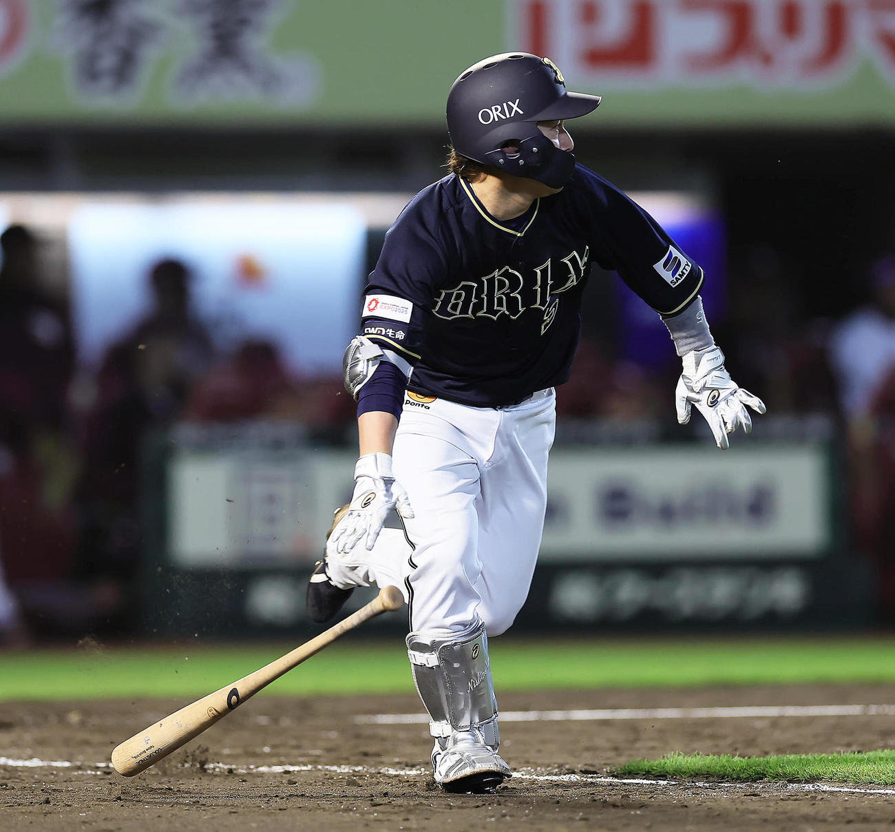 楽天対オリックス　5回表オリックス2死三塁、西野は左前適時打を放つ（撮影・足立雅史）