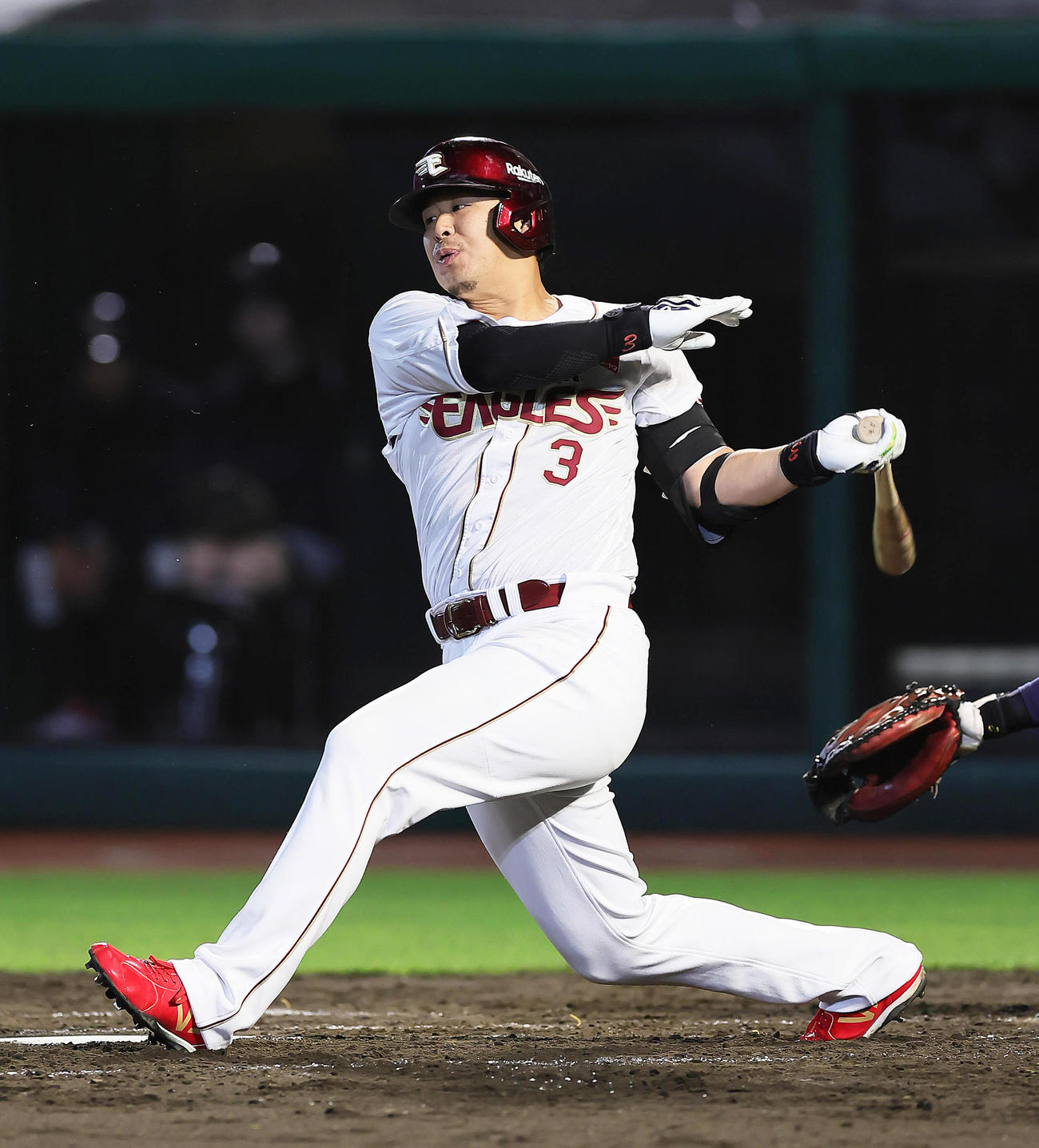 楽天対オリックス　4回裏楽天無死、遊ゴロに倒れる浅村（撮影・足立雅史）