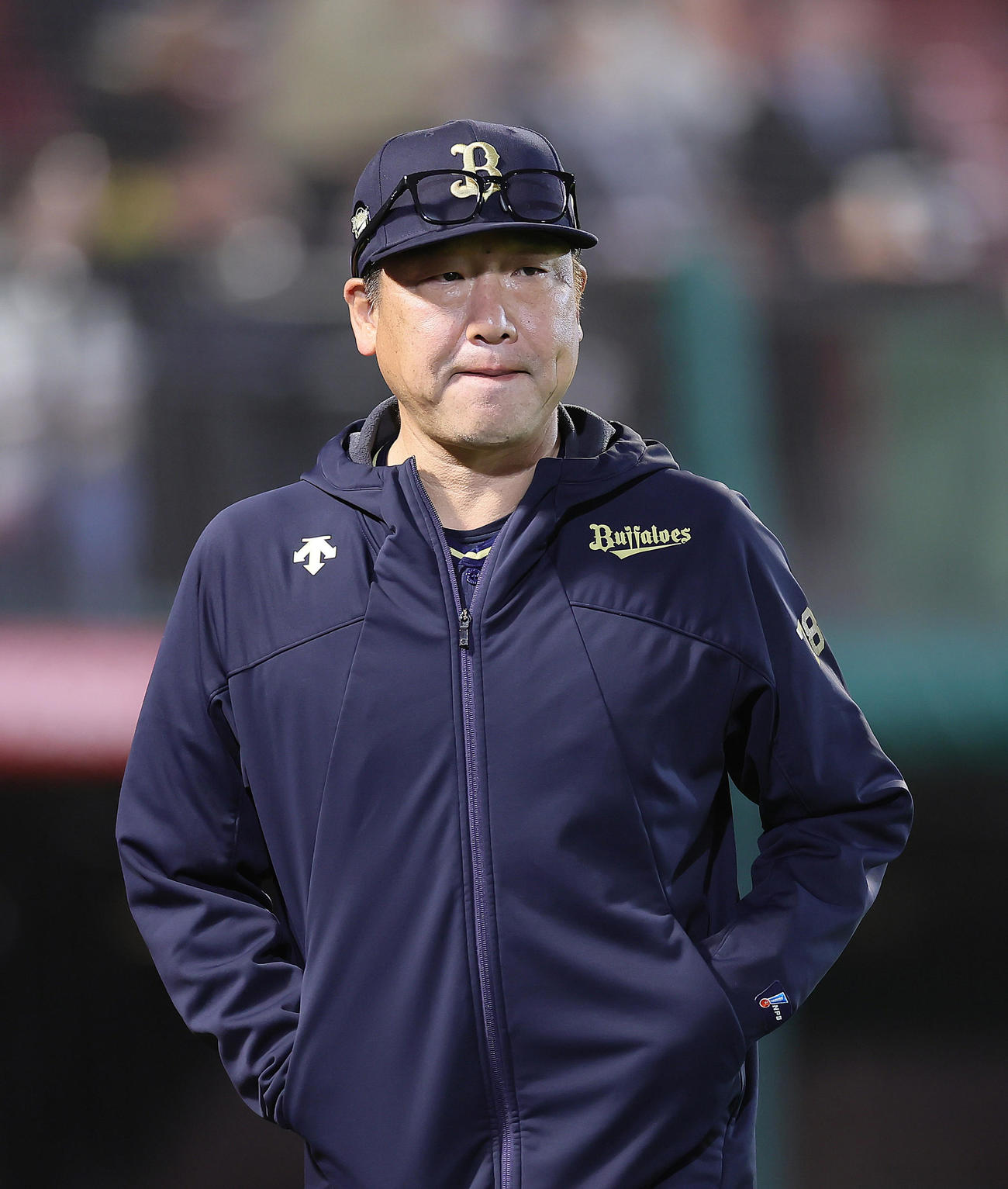 楽天対オリックス　選手交代を告げるオリックス中嶋監督（撮影・足立雅史）