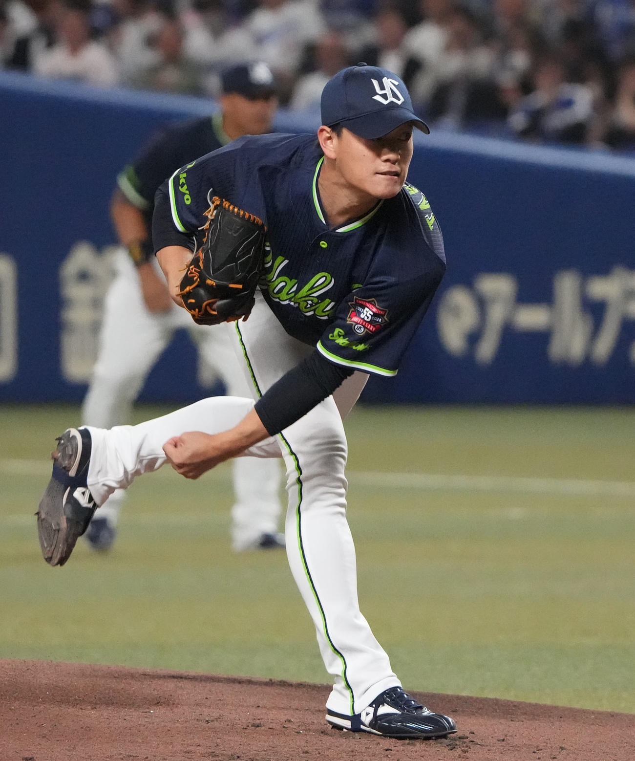 中日対ヤクルト　力投するヤクルト先発の高橋（撮影・森本幸一）