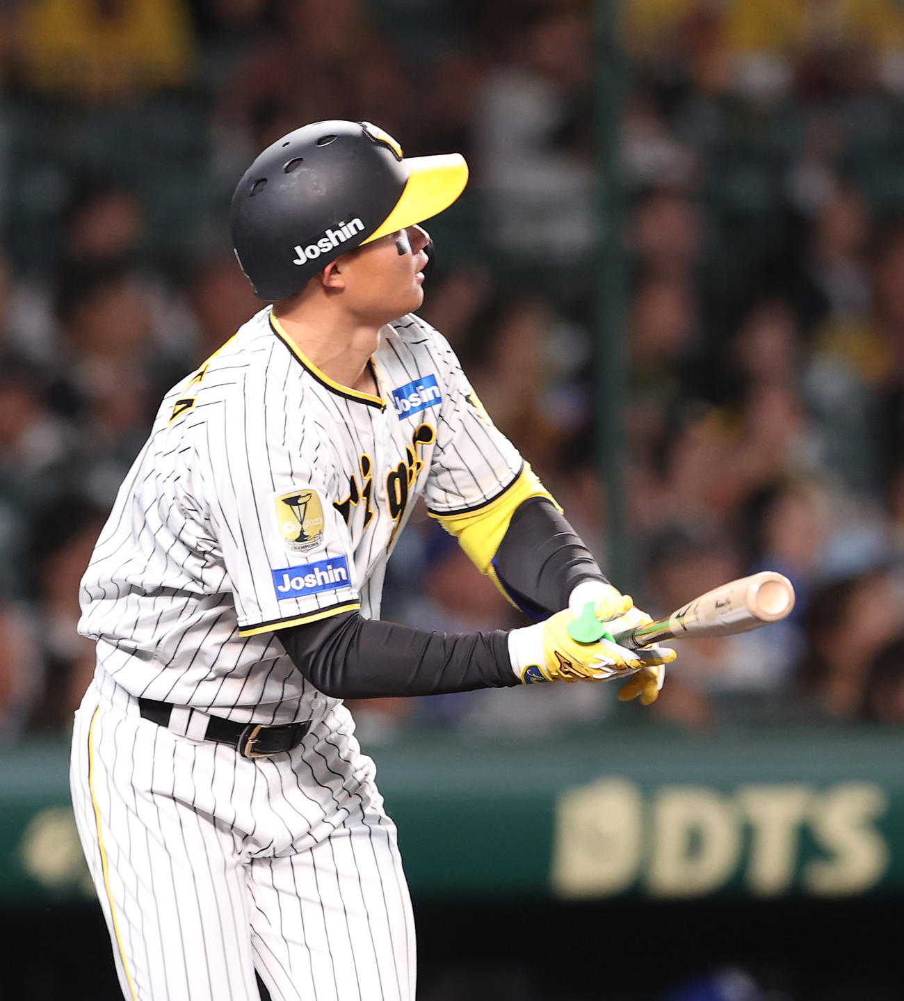阪神対中日　3回裏阪神1死、森下は左越えソロ本塁打を放つ（撮影・上山淳一）