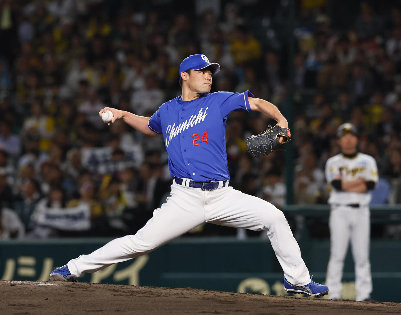 阪神対中日　5回、2番手で登板した中日福谷（撮影・藤尾明華）
