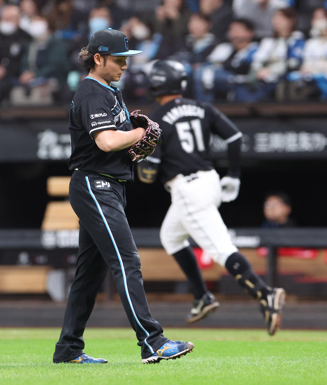 日本ハム対ロッテ　7回表ロッテ1死、山口に左越え本塁打を浴びる伊藤（撮影・佐藤翔太）