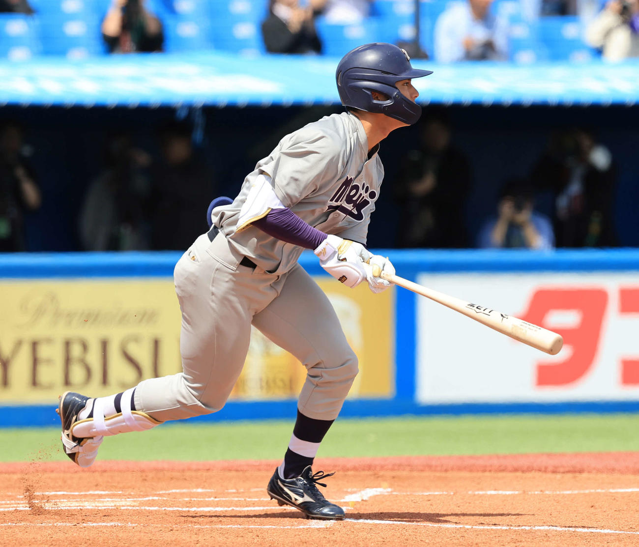 明大対東大　1回表明大無死一、二塁、宗山は中飛に倒れる（撮影・浅見桂子）