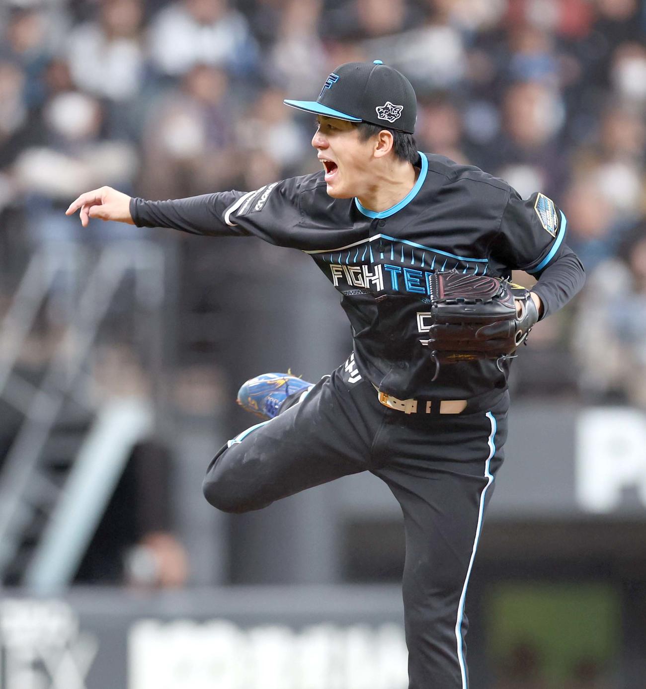 日本ハム対ロッテ　叫びながら力投する北山（撮影・黒川智章）