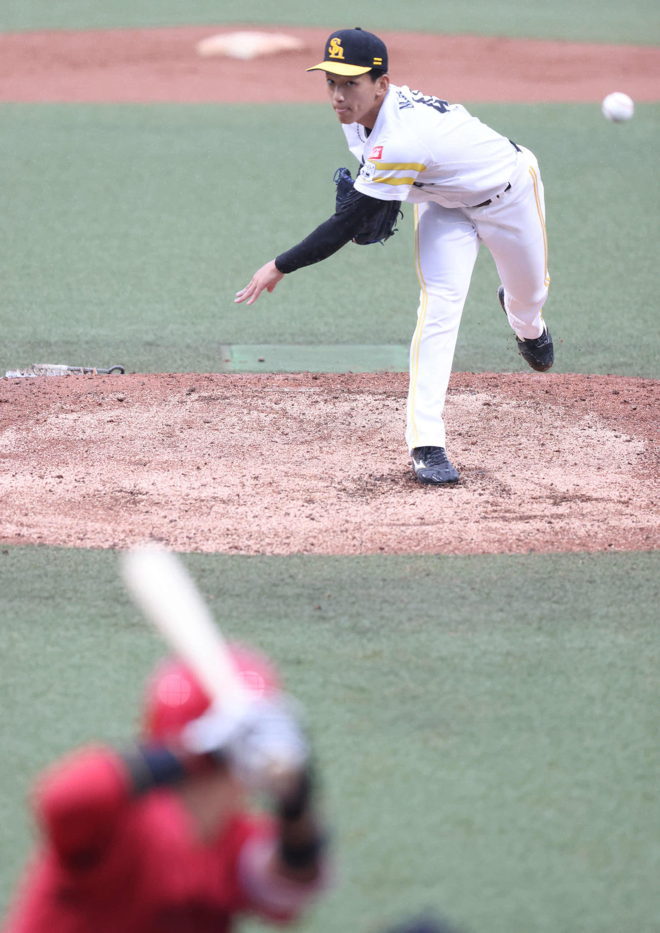 ソフトバンク対広島　7回に登板したソフトバンク前田悠（撮影・梅根麻紀）