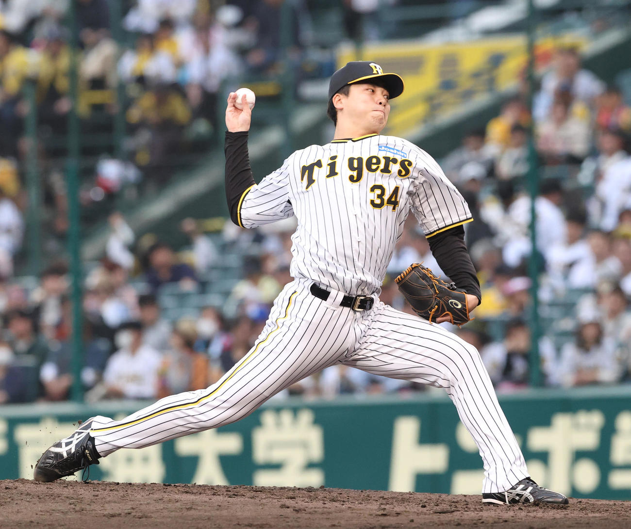 阪神対中日　8回表、阪神2番手で登板の漆原（撮影・上山淳一）