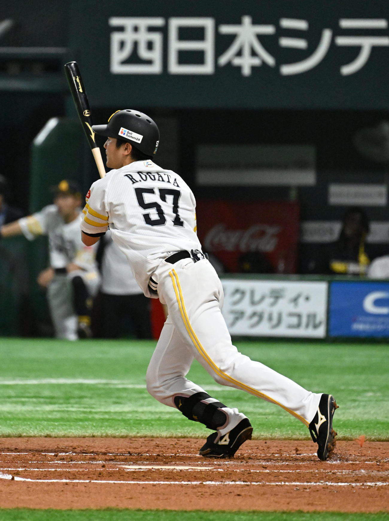 ソフトバンク対オリックス　二回裏、ソフトバンク　緒方はプロ初安打を放つ（撮影・林敢治）