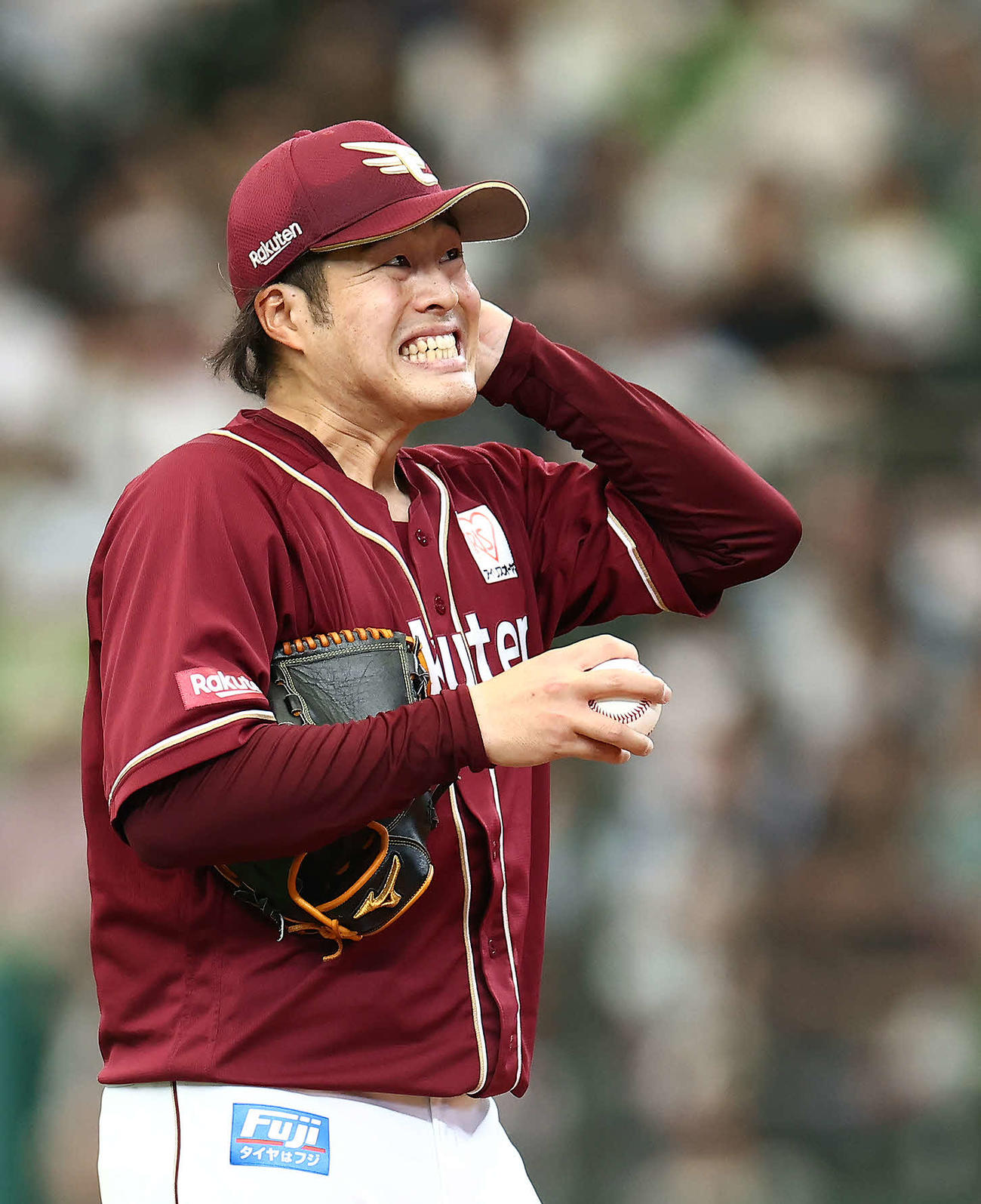 西武対楽天　2回裏西武2死一塁、古賀に先制適時三塁打を浴びる瀧中（撮影・河田真司）