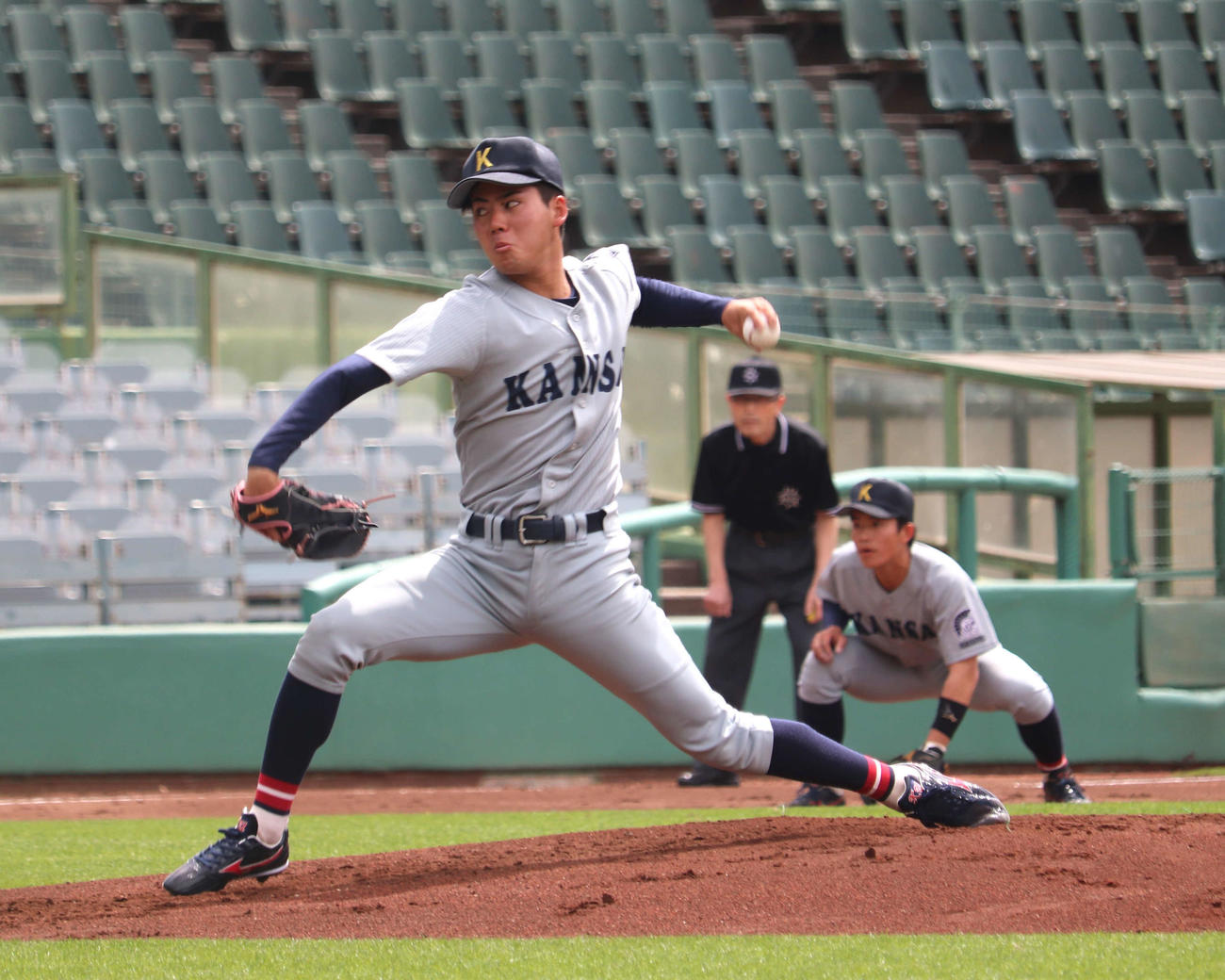 立命戦に先発し勝利投手となった関大金丸（撮影・中島麗）