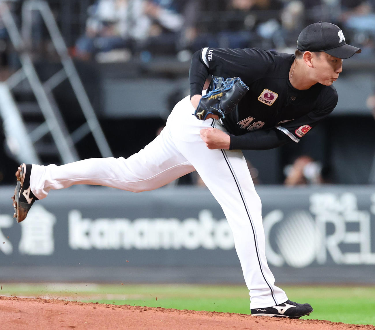 日本ハム対ロッテ　ロッテ2番手の中村稔（撮影・佐藤翔太）