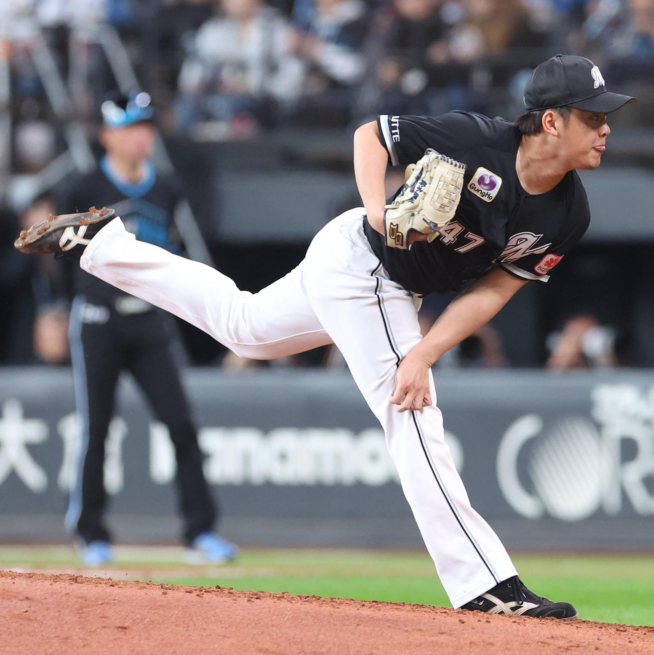 日本ハム対ロッテ　ロッテ3番手の鈴木昭（撮影・佐藤翔太）