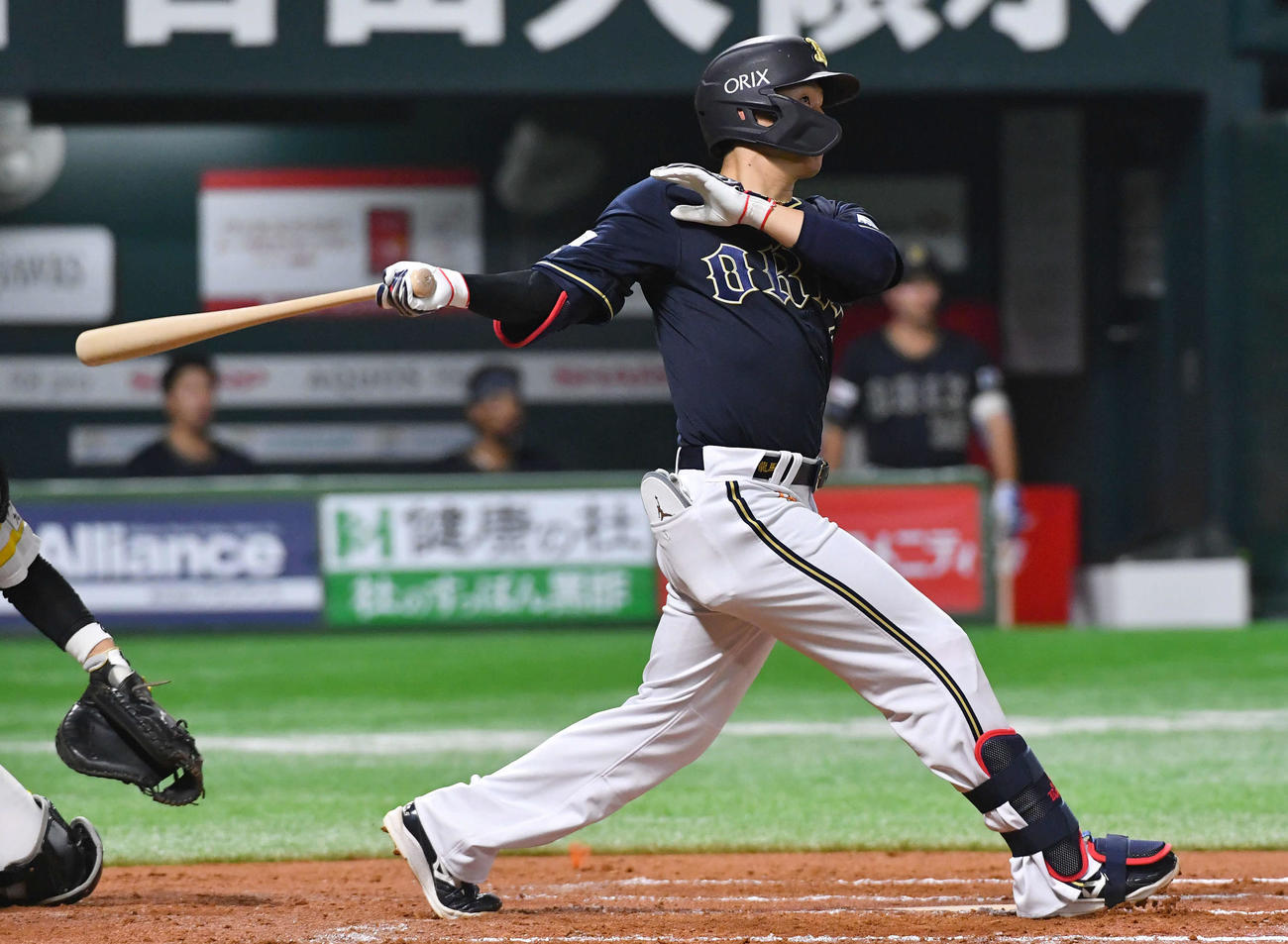 ソフトバンク対オリックス　9回表オリックス2死二塁、西川は適時右二塁打を放つ（撮影・岩下翔太）
