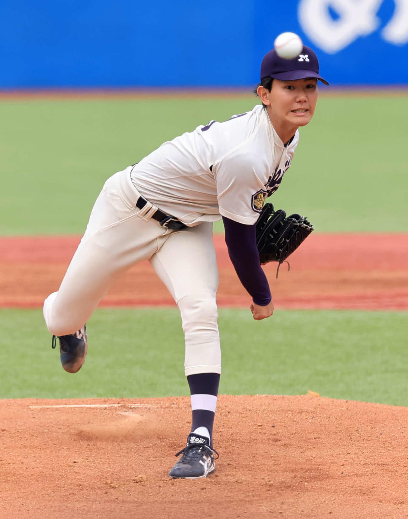 東大対明大　明大先発の浅利（撮影・浅見桂子）