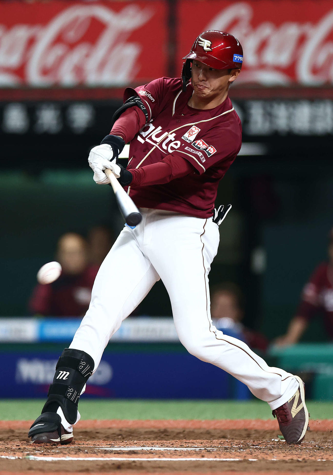 西武対楽天　3回表楽天無死一塁、中前打を放つ辰己（撮影・河田真司）