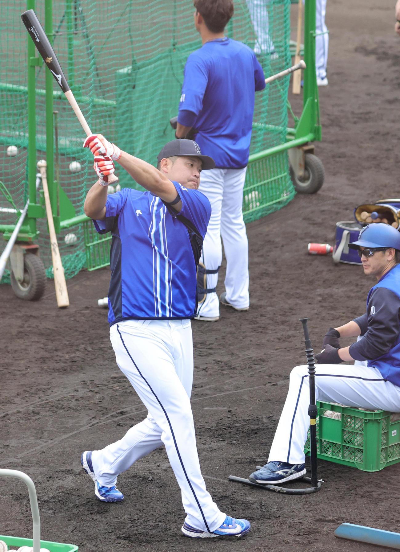 日本ハム対DeNA　ティー打撃をするDeNA筒香（撮影・野上伸悟）