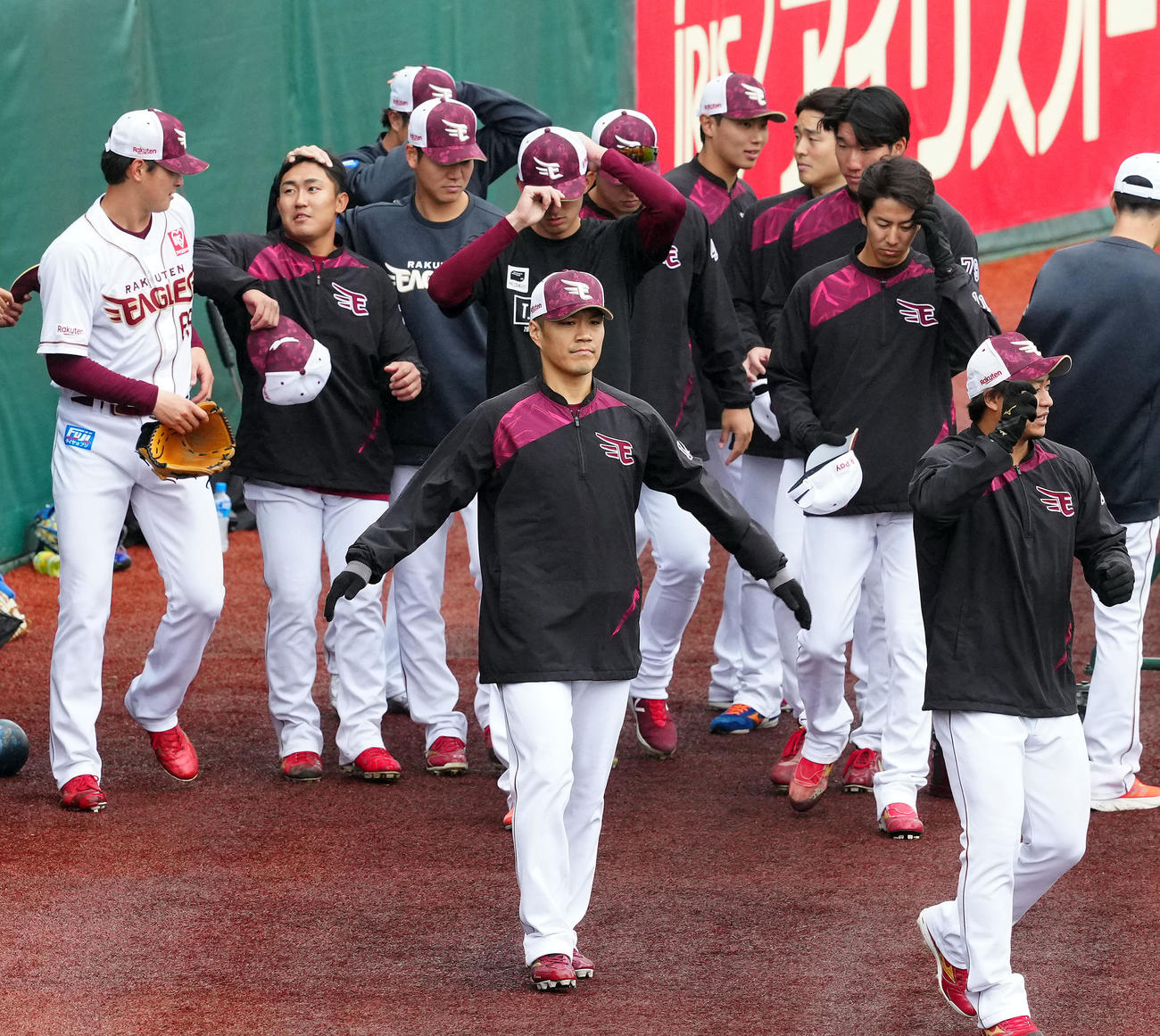楽天対日本ハム　1軍に合流した楽天則本（撮影・たえ見朱実）