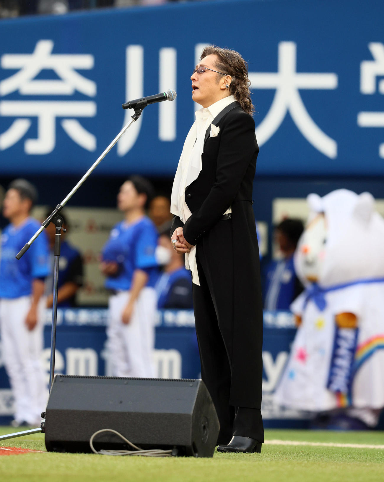 DeNA対阪神　君が代独唱の石井竜也（撮影・加藤哉）
