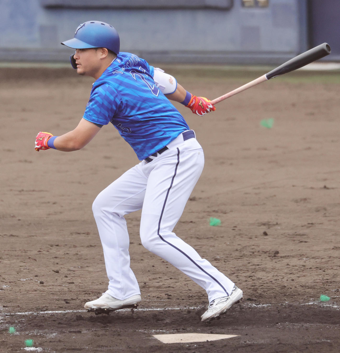 日本ハム対DeNA 7回表DeNA1死一、三塁、遊ゴロに倒れる筒香（撮影・野上伸悟）