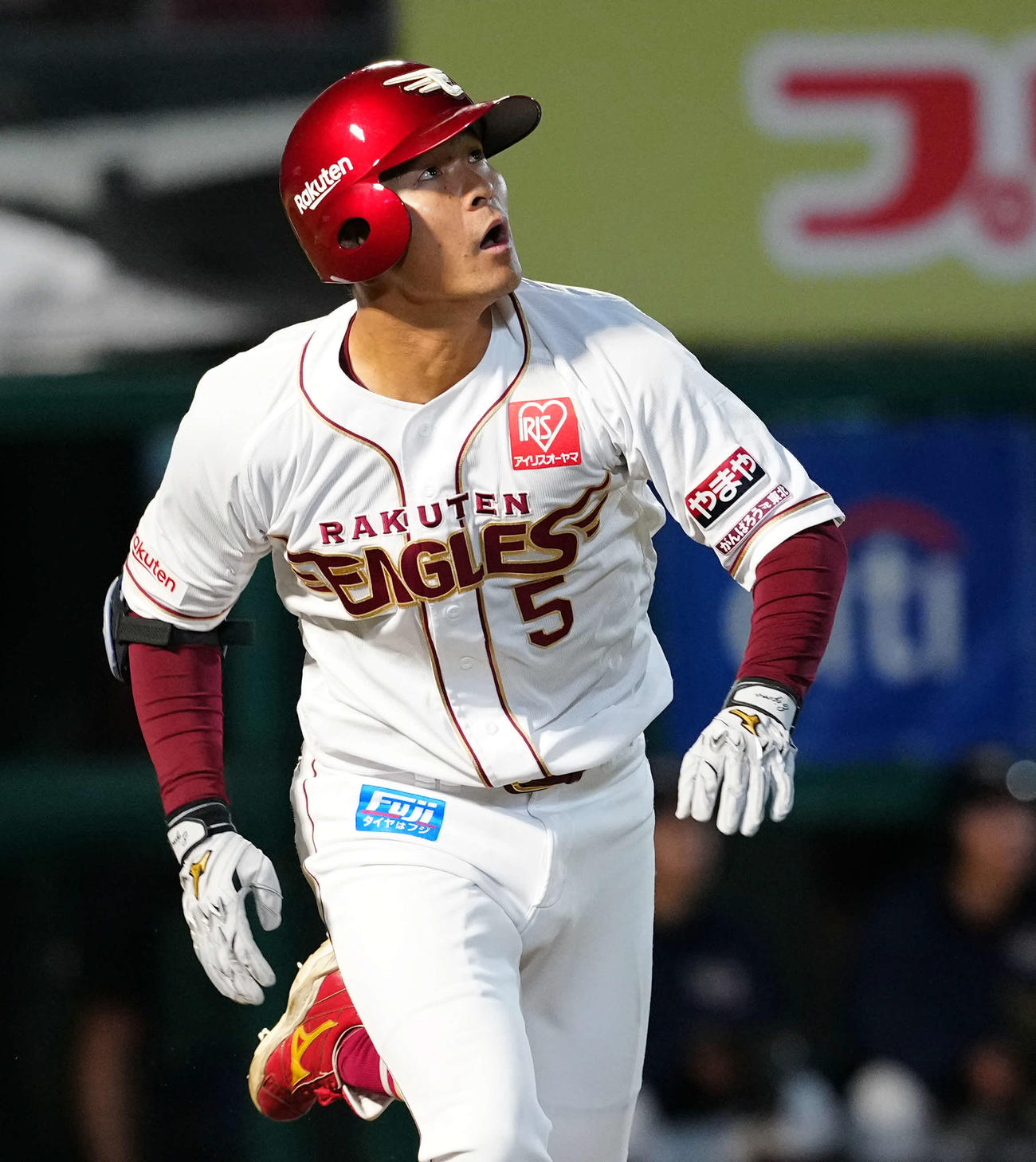 楽天対日本ハム　8回裏楽天1死、右越えに同点のソロ本塁打を放った代打茂木（撮影・たえ見朱実）
