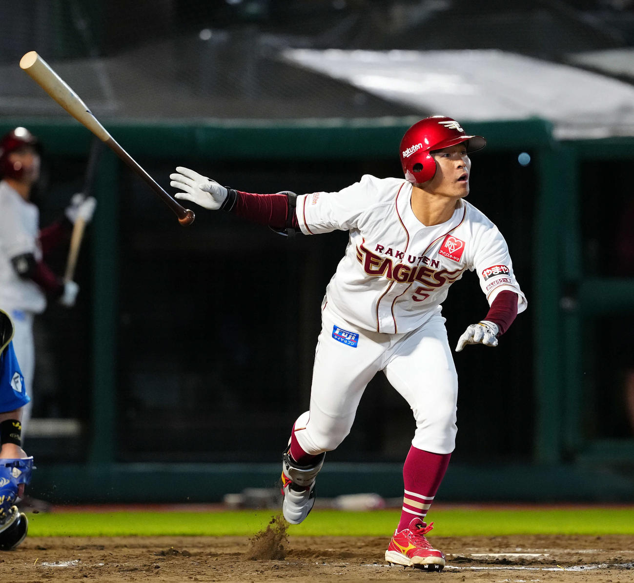 楽天対日本ハム　8回裏楽天1死、右越えに同点のソロ本塁打を放った代打茂木（撮影・たえ見朱実）