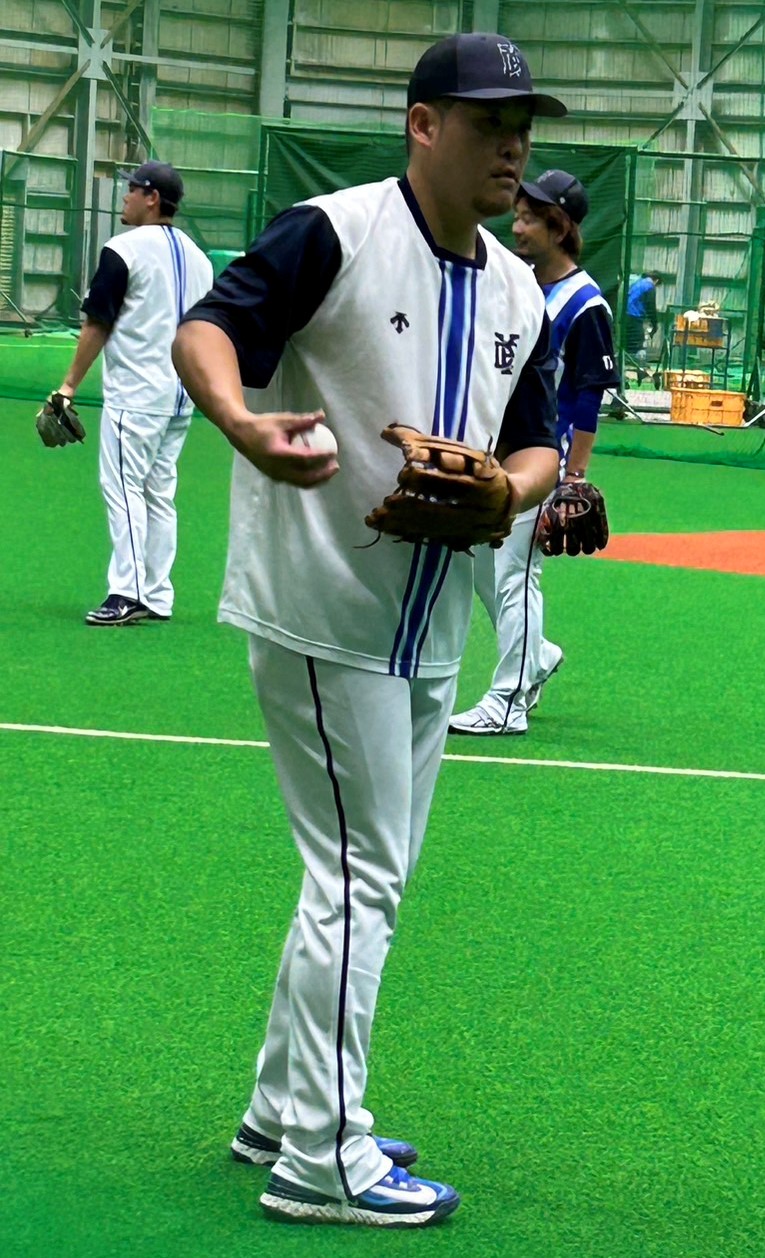 キャッチボールを行うDeNA筒香（撮影・古川真弥）