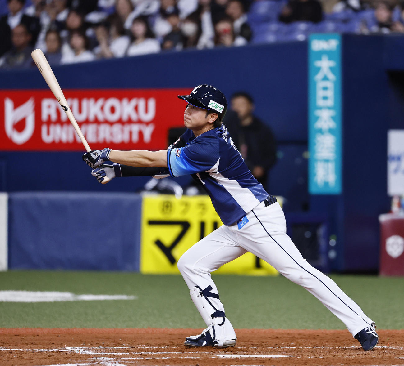オリックス対西武　9回表西武2死一、三塁、金子侑は中前に同点の適時打を放つ（撮影・藤尾明華）