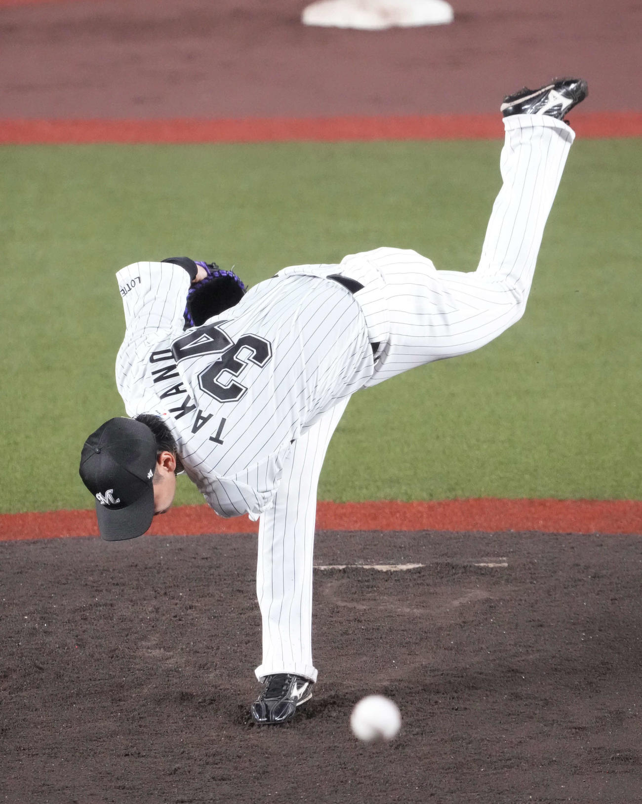 ロッテ対ソフトバンク　ロッテ先発の高野（撮影・小沢裕）