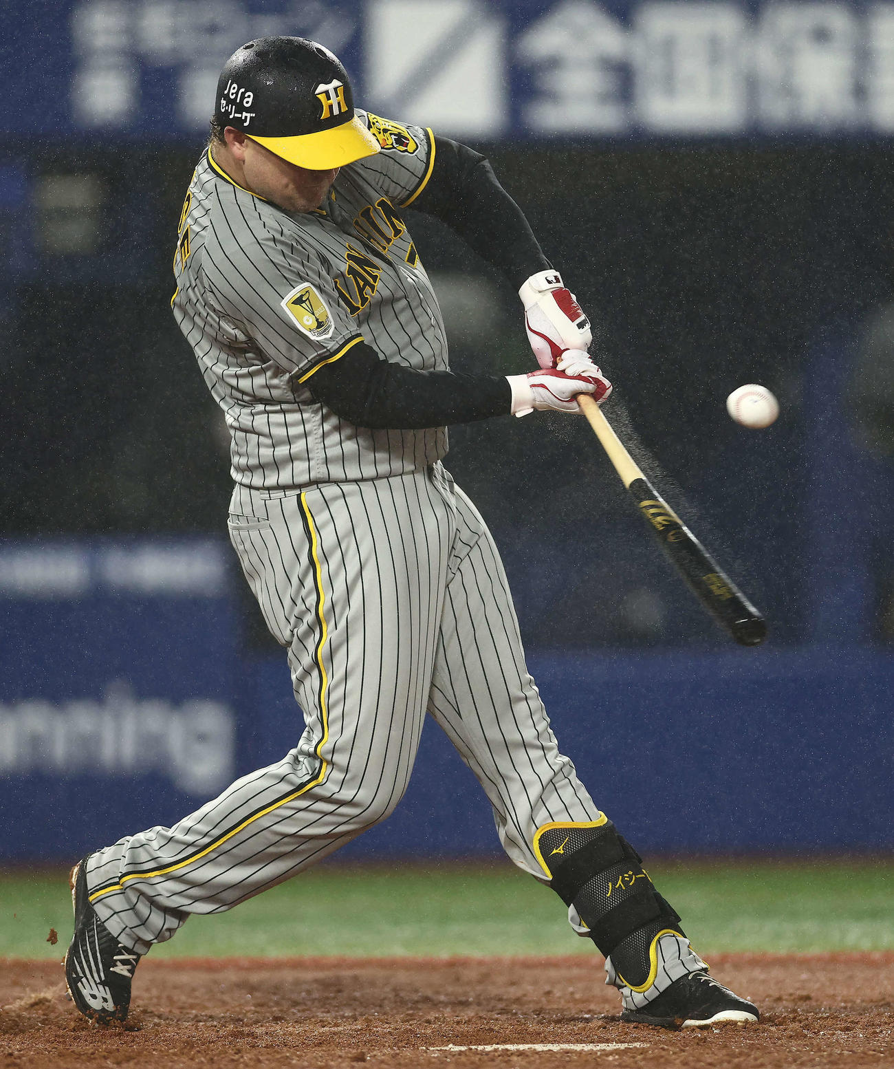 DeNA対阪神　4回表阪神無死、右前打を放つノイジー（撮影・河田真司）