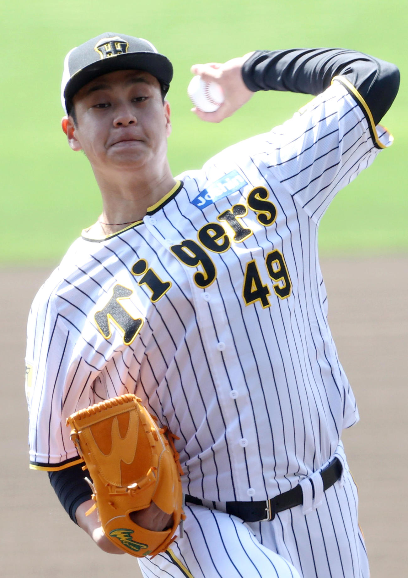 マウンドで投球する阪神大竹（撮影・上山淳一）
